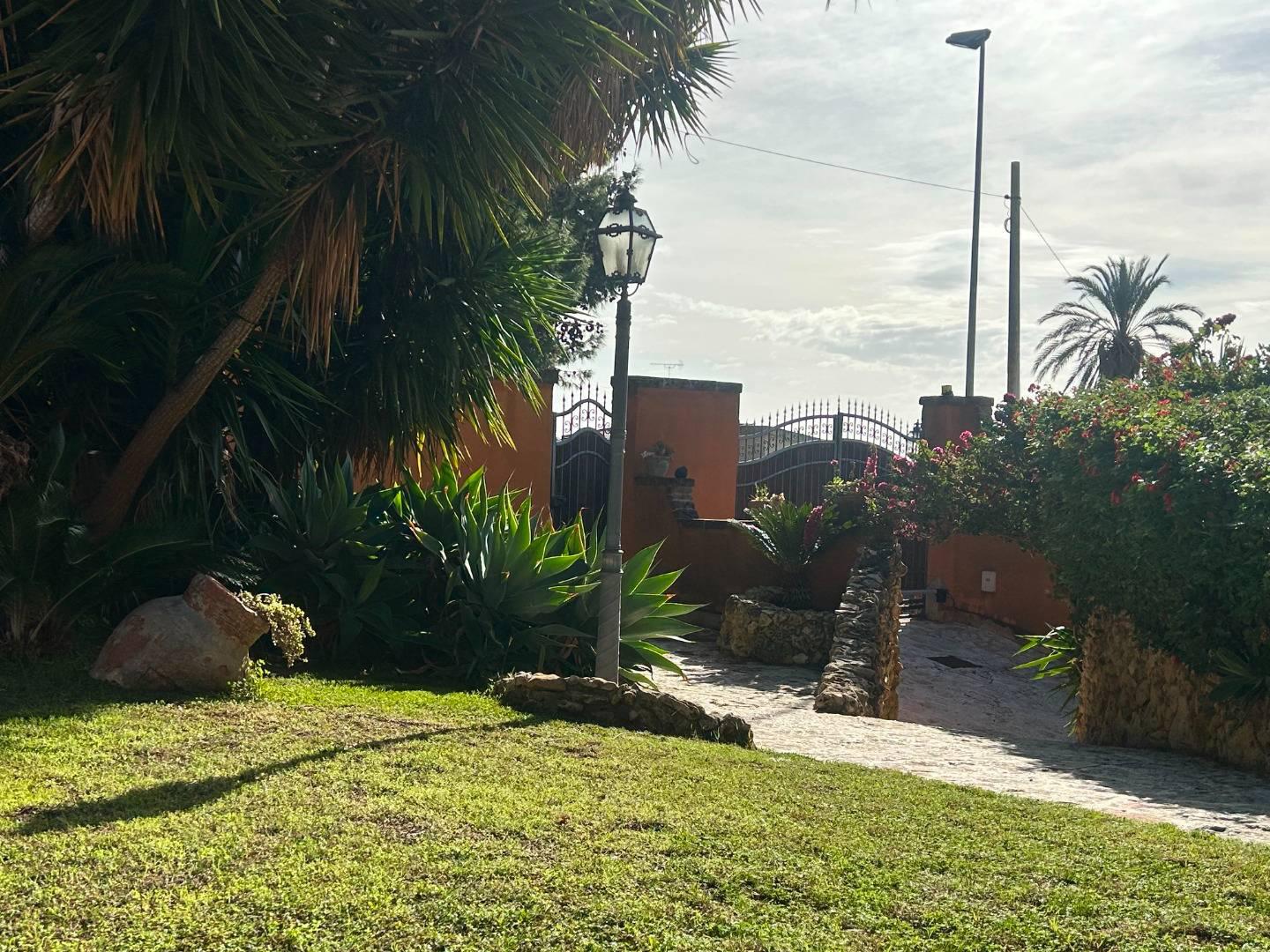 Villa con giardino a Porto Empedocle