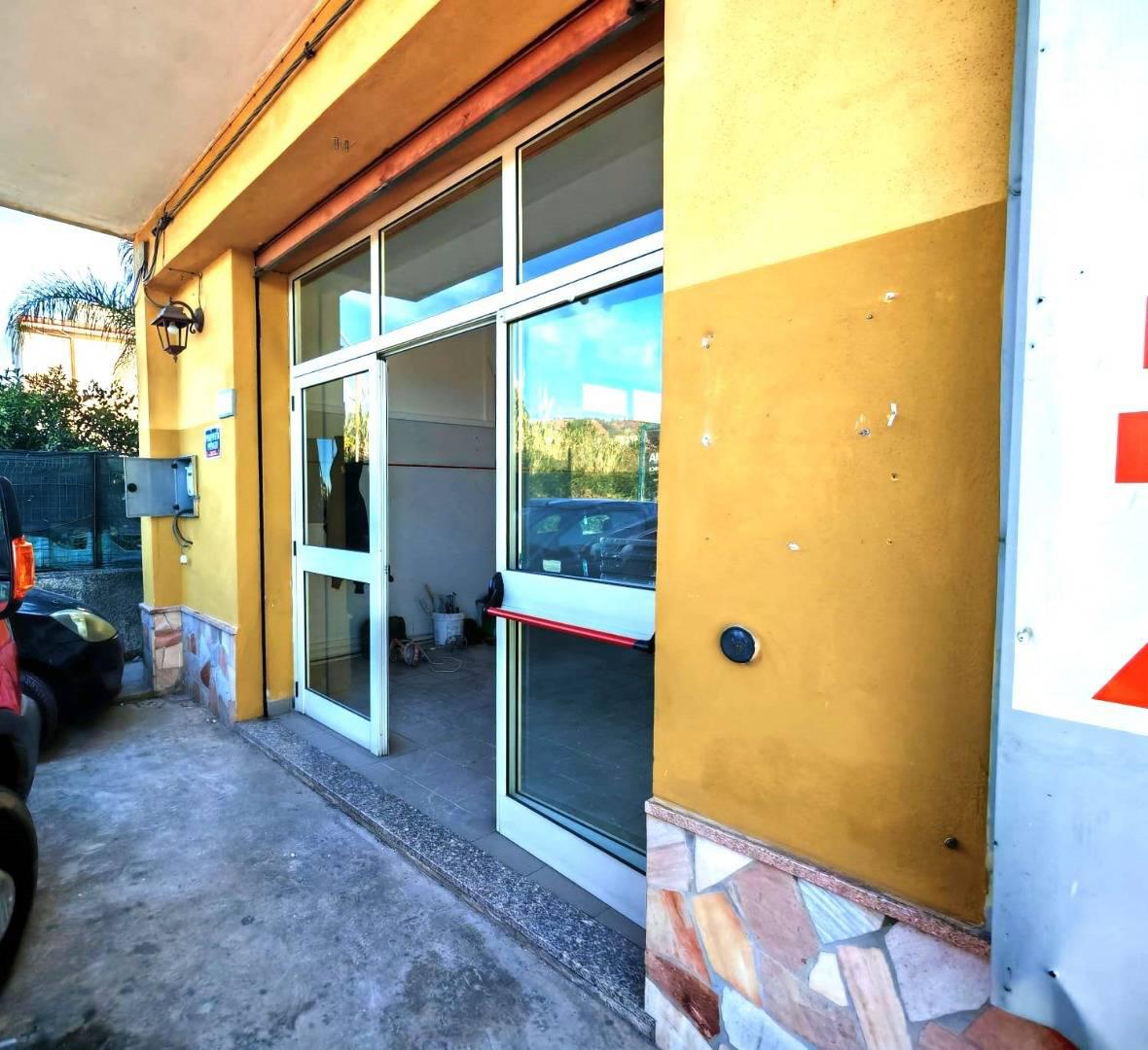 Locale commerciale ristrutturata a Lamezia Terme