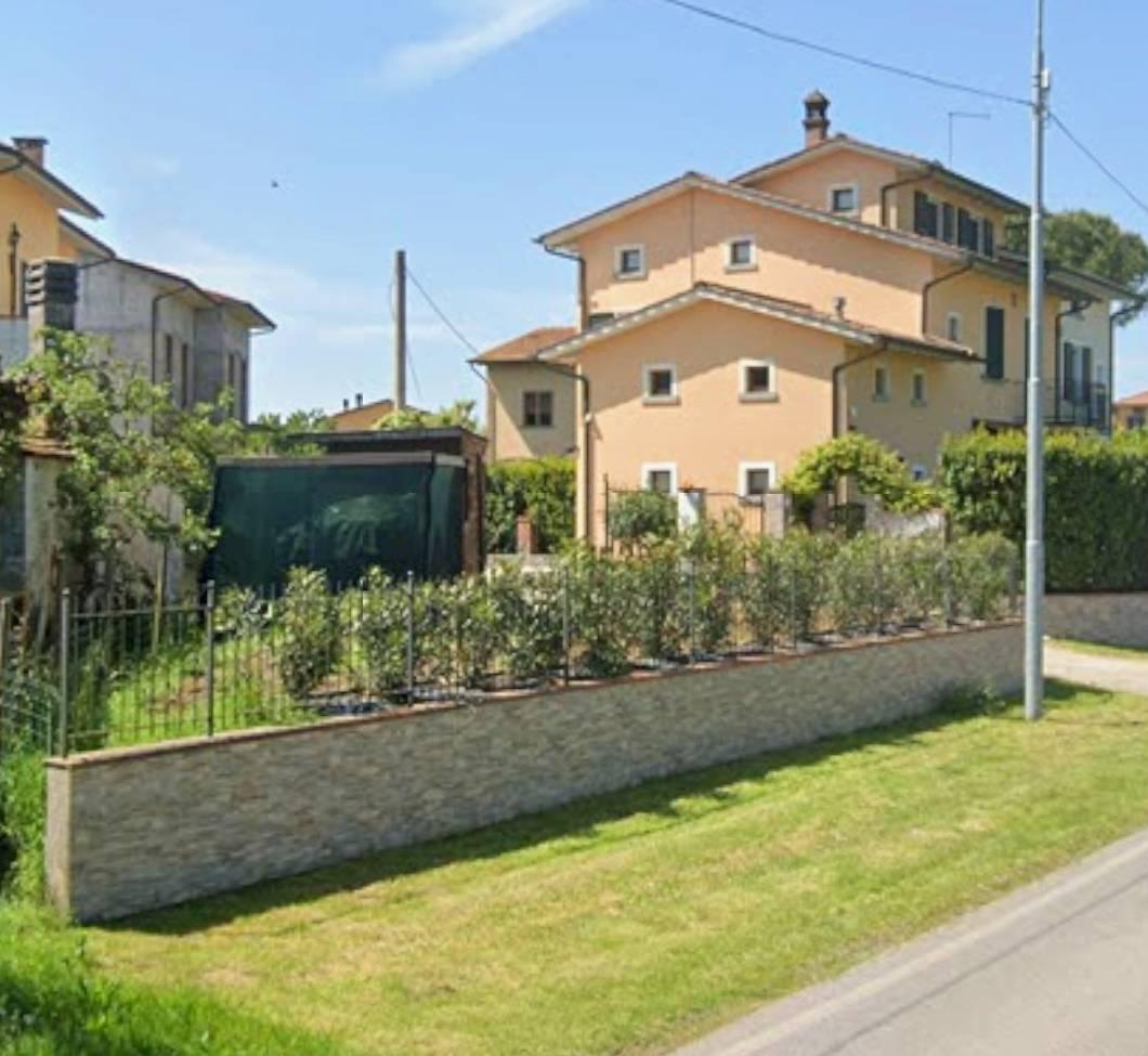 Villa Bifamiliare con giardino a Cortona