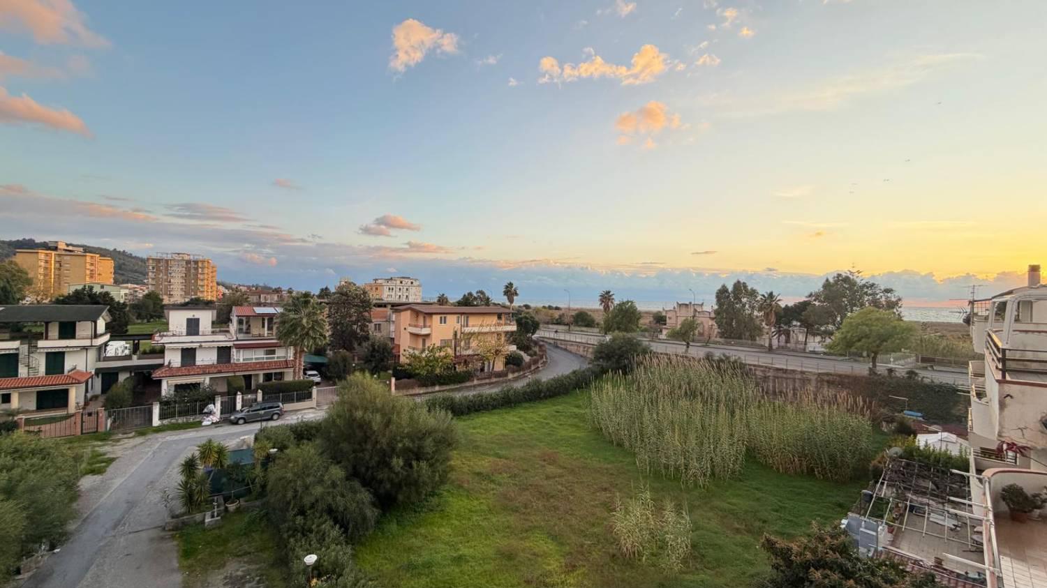 Trilocale vista mare a Falerna