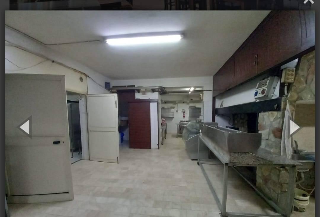 Locale commerciale in vendita a Belmonte Mezzagno