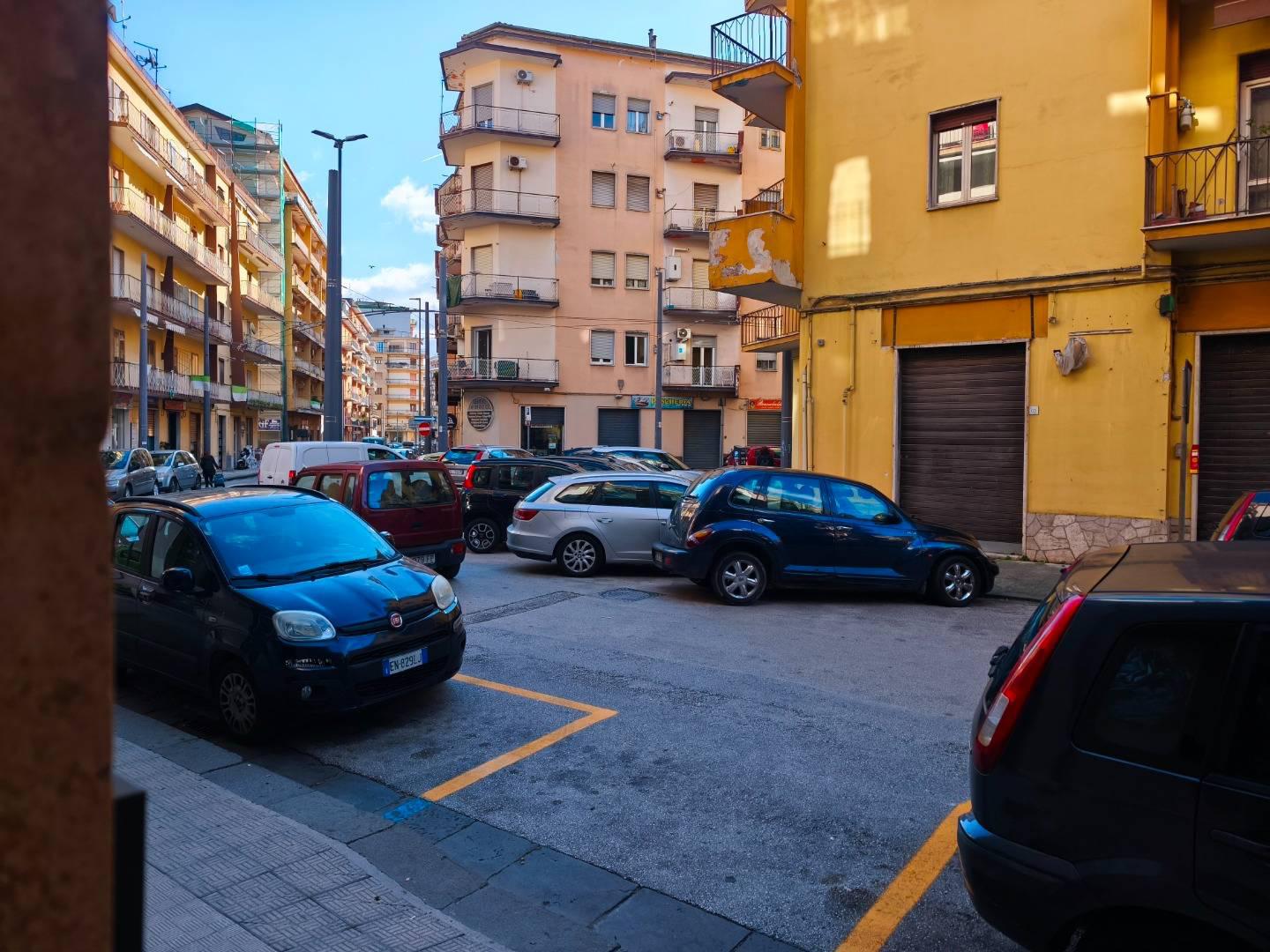 Locale commerciale in affitto a Avellino