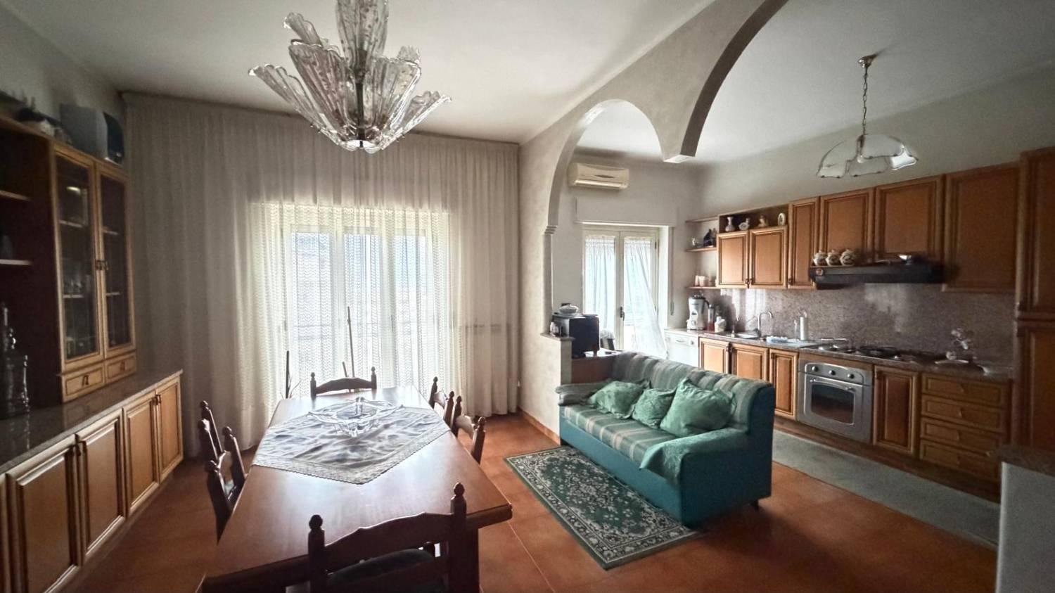 Quadrilocale arredato in affitto a Lamezia Terme