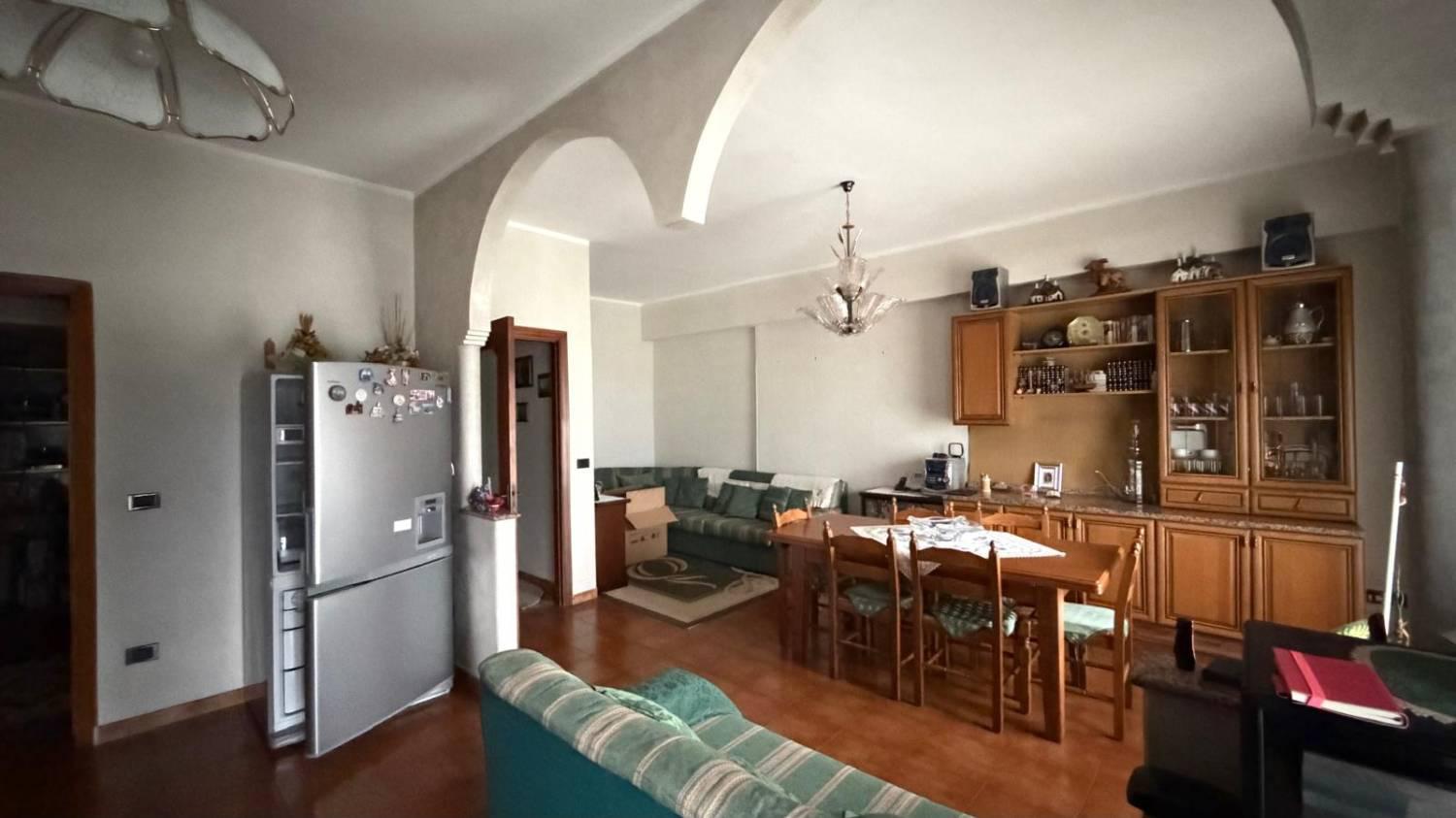 Quadrilocale arredato in affitto a Lamezia Terme