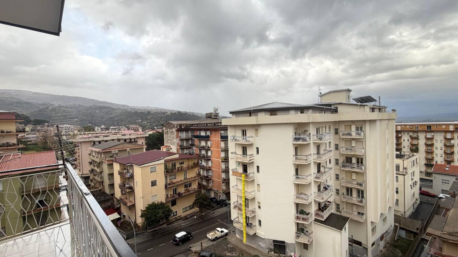 Quadrilocale arredato in affitto a Lamezia Terme