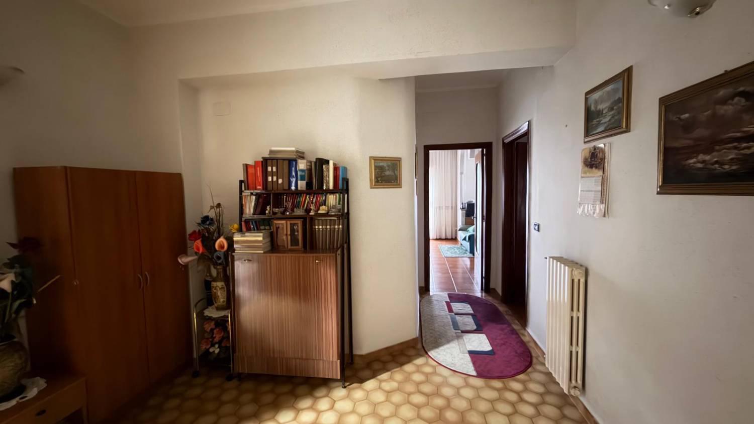 Quadrilocale arredato in affitto a Lamezia Terme