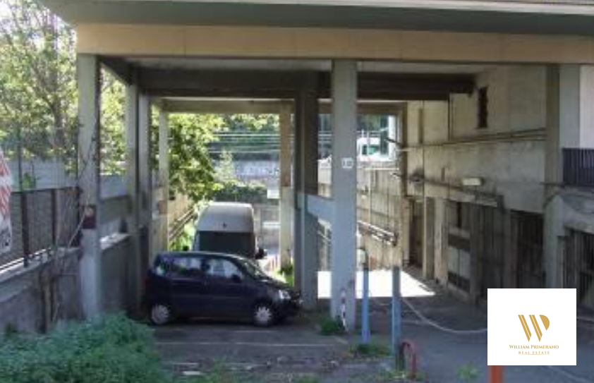 Box/Garage 60mq in vendita a Roma