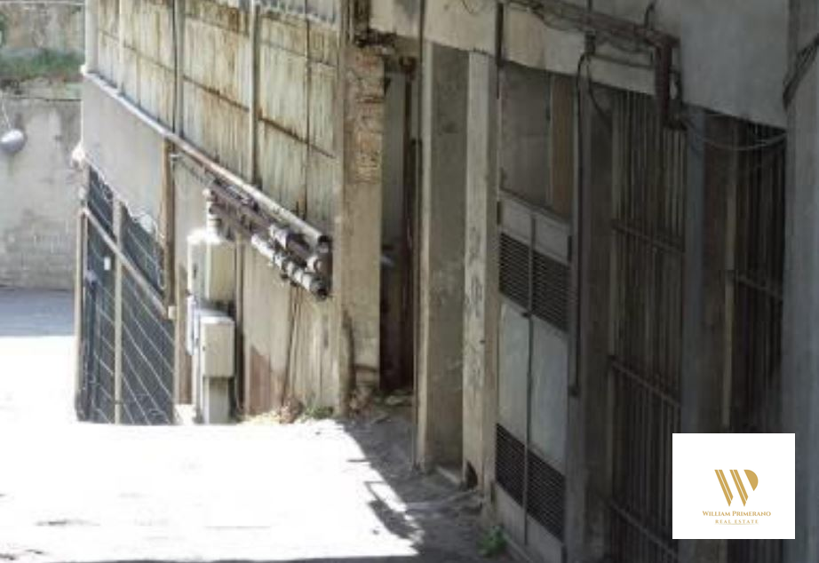 Box/Garage 60mq in vendita a Roma