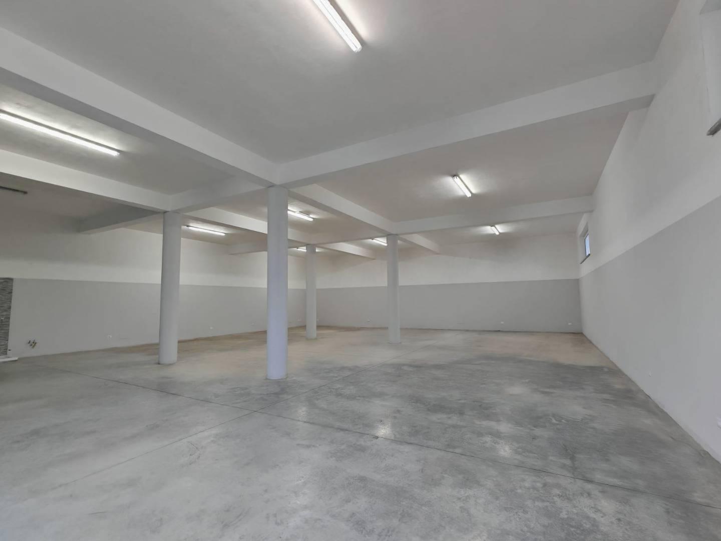 Magazzino ristrutturato a Lamezia Terme