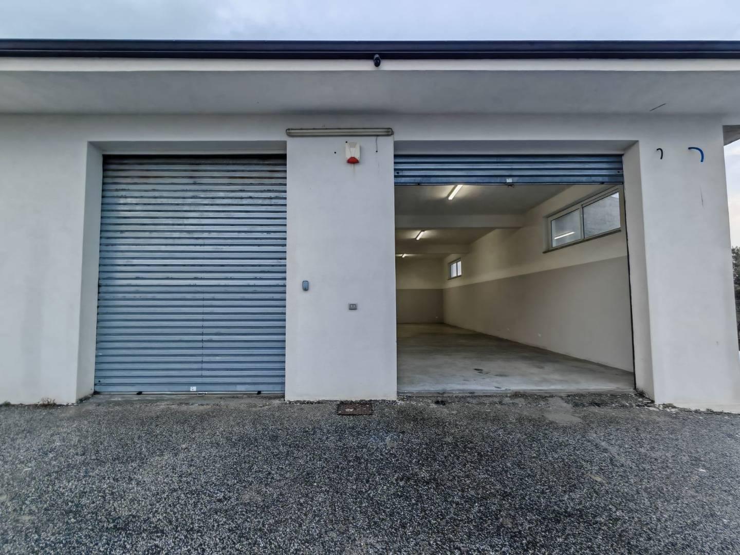 Magazzino ristrutturato a Lamezia Terme