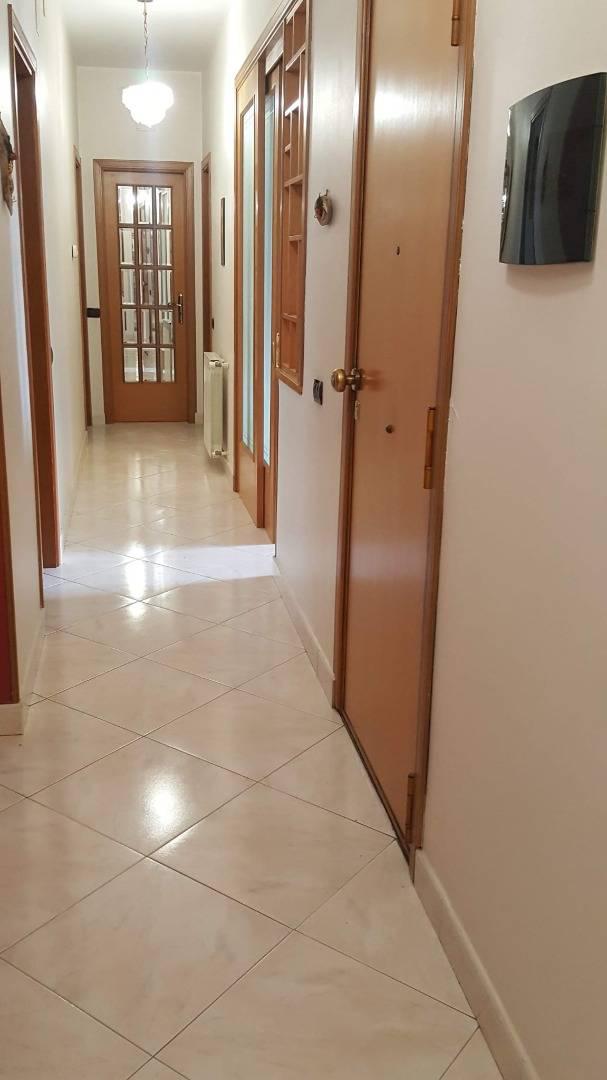 Quadrilocale con box a Acireale