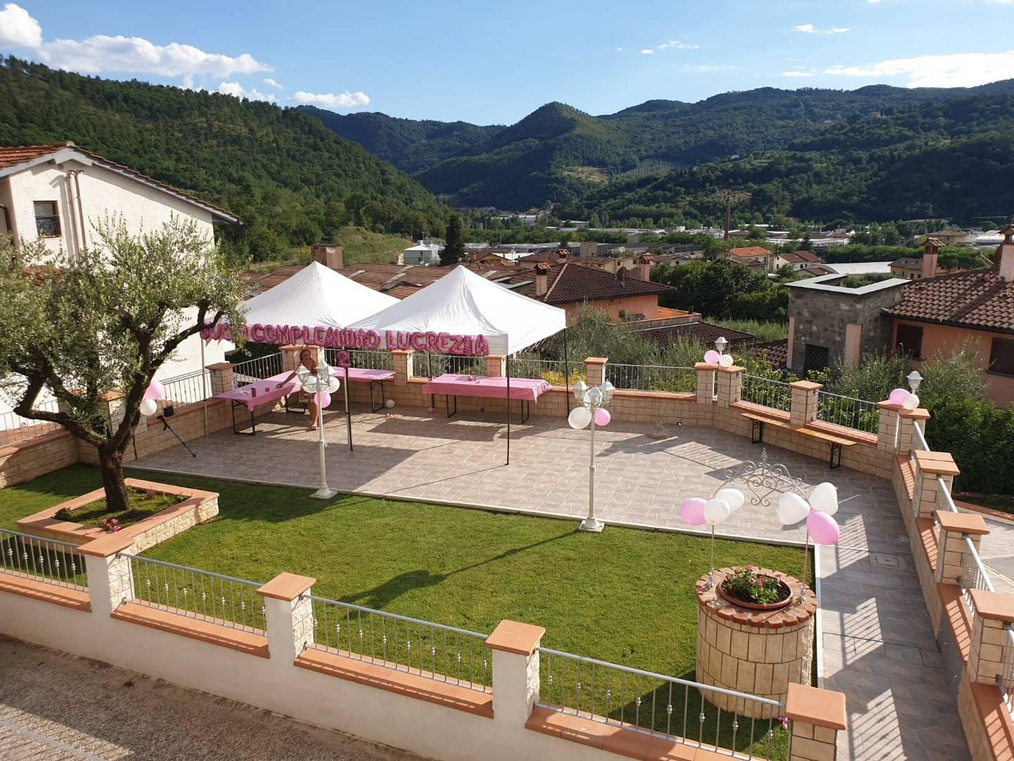 Villa Bifamiliare con giardino a Vaiano