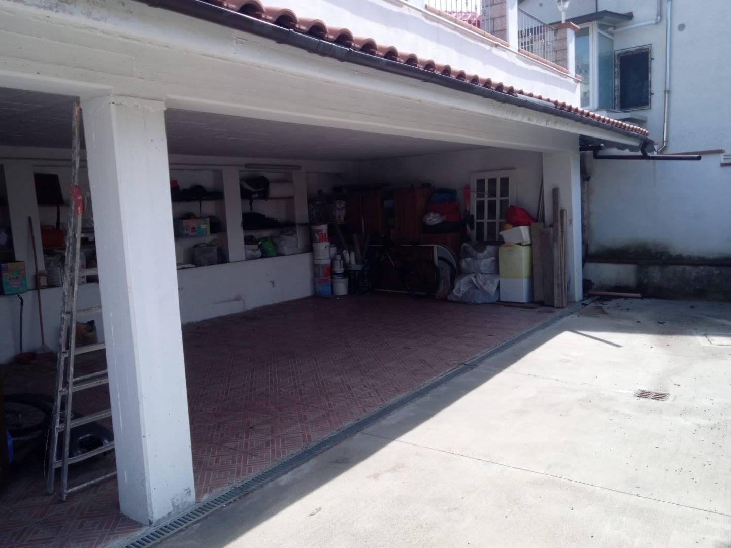 Villa Bifamiliare con giardino a Vaiano