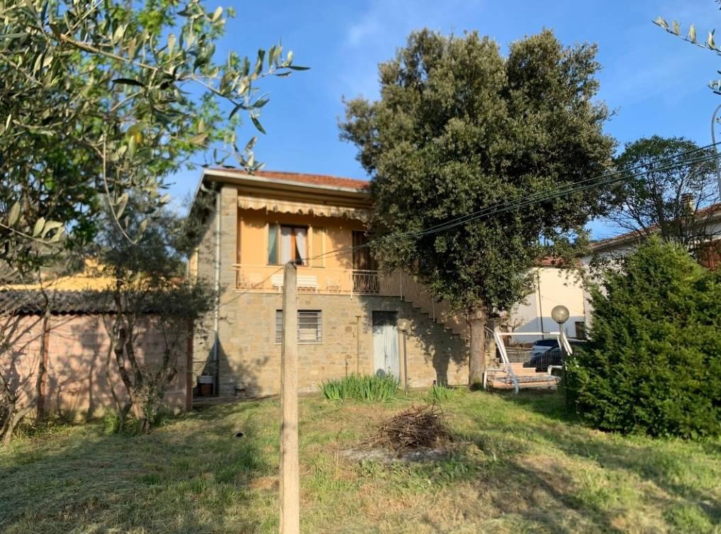 Quadrilocale con giardino a Castiglion Fiorentino