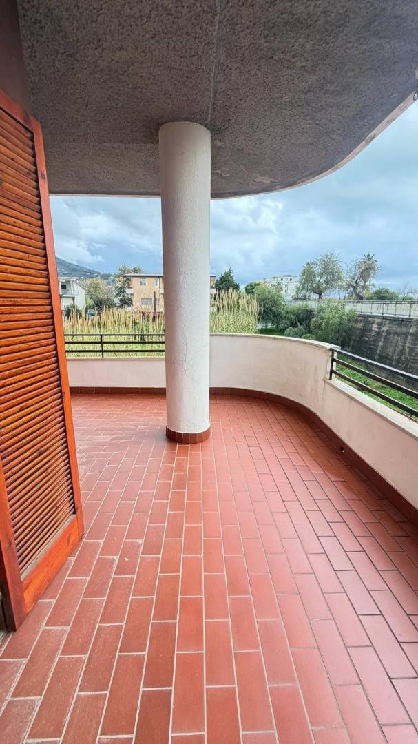 Trilocale vista mare a Falerna