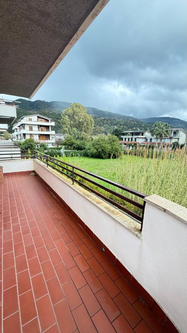 Trilocale vista mare a Falerna