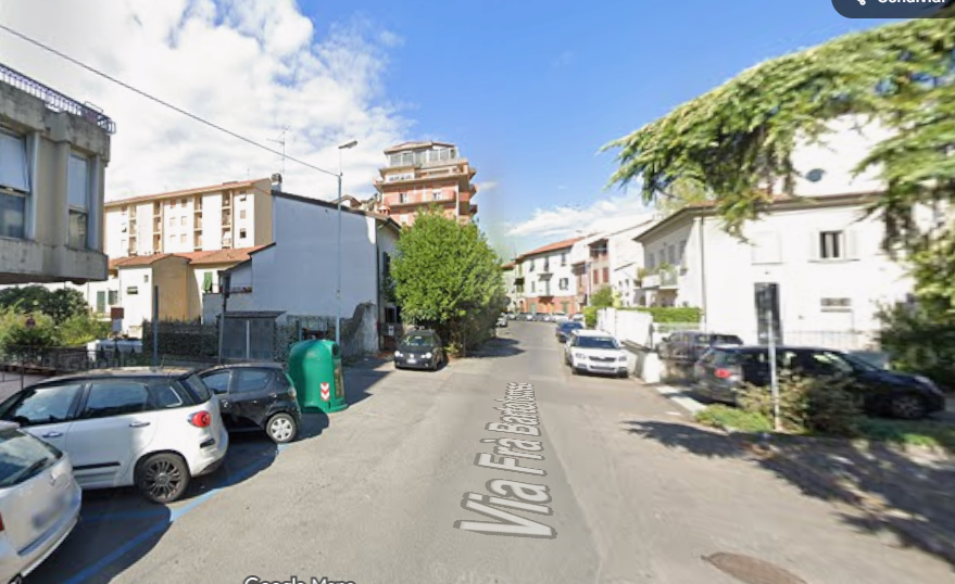 Locale commerciale in affitto a Prato