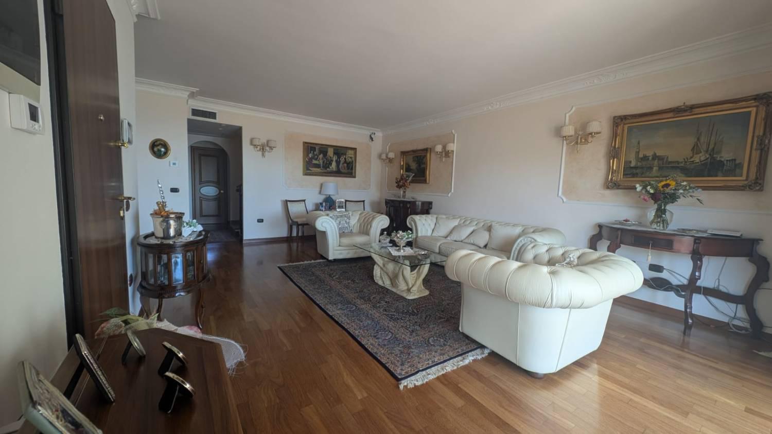 Villa Bifamiliare in vendita a Crotone