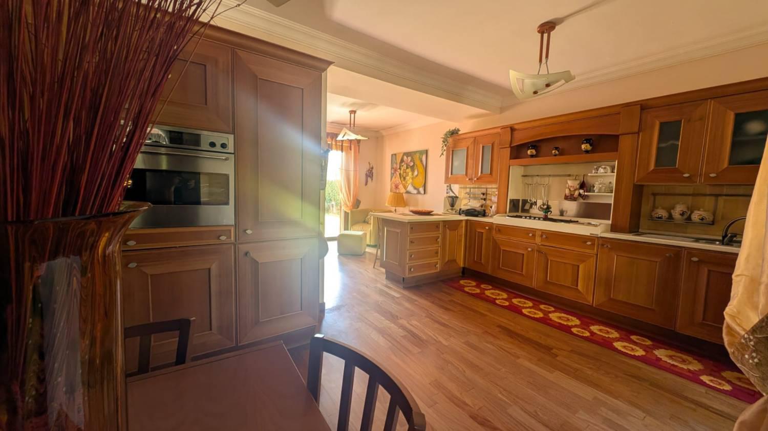 Villa Bifamiliare in vendita a Crotone