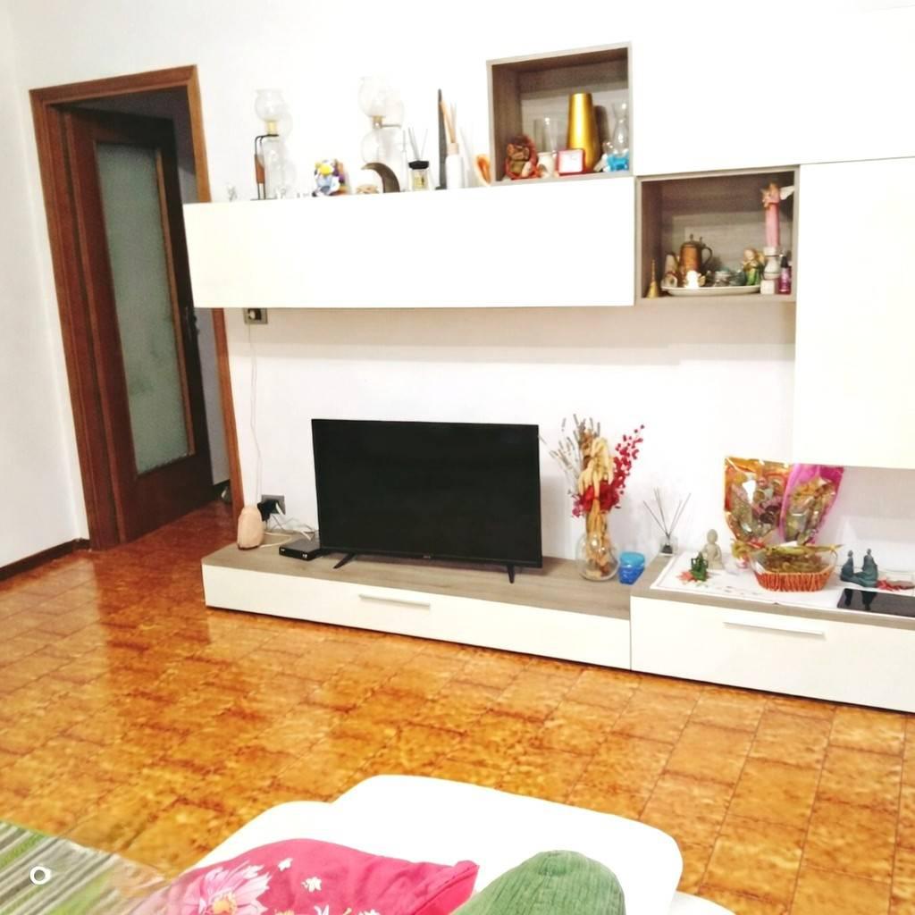 Appartamento in vendita a Vetto