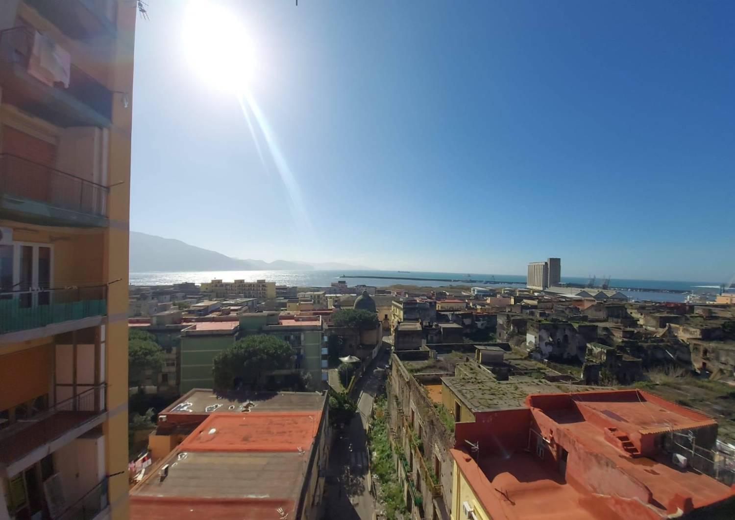 Trilocale vista mare a Torre Annunziata