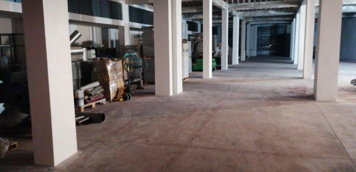 Capannone in vendita a Aci Sant'Antonio