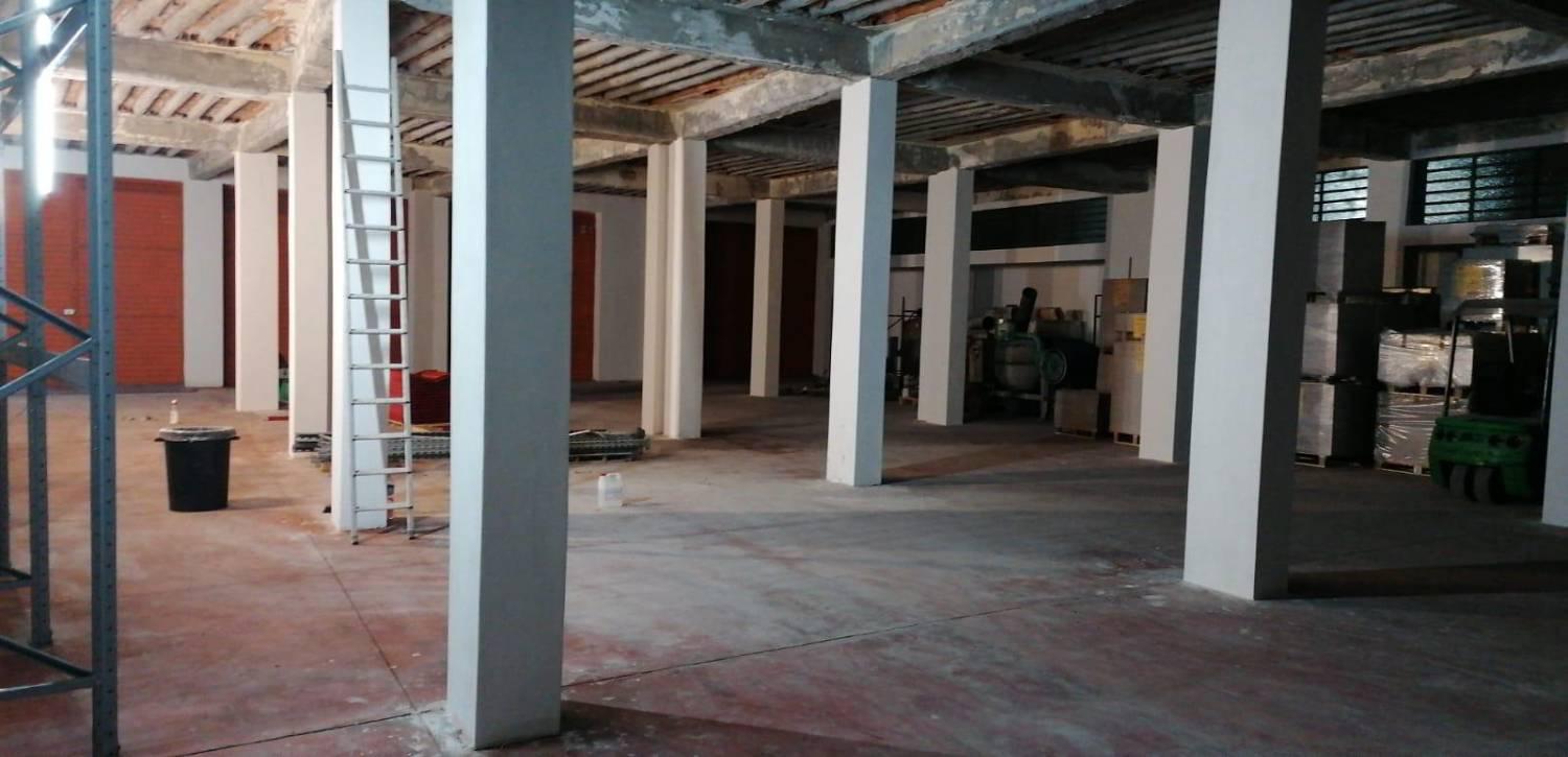 Capannone in vendita a Aci Sant'Antonio