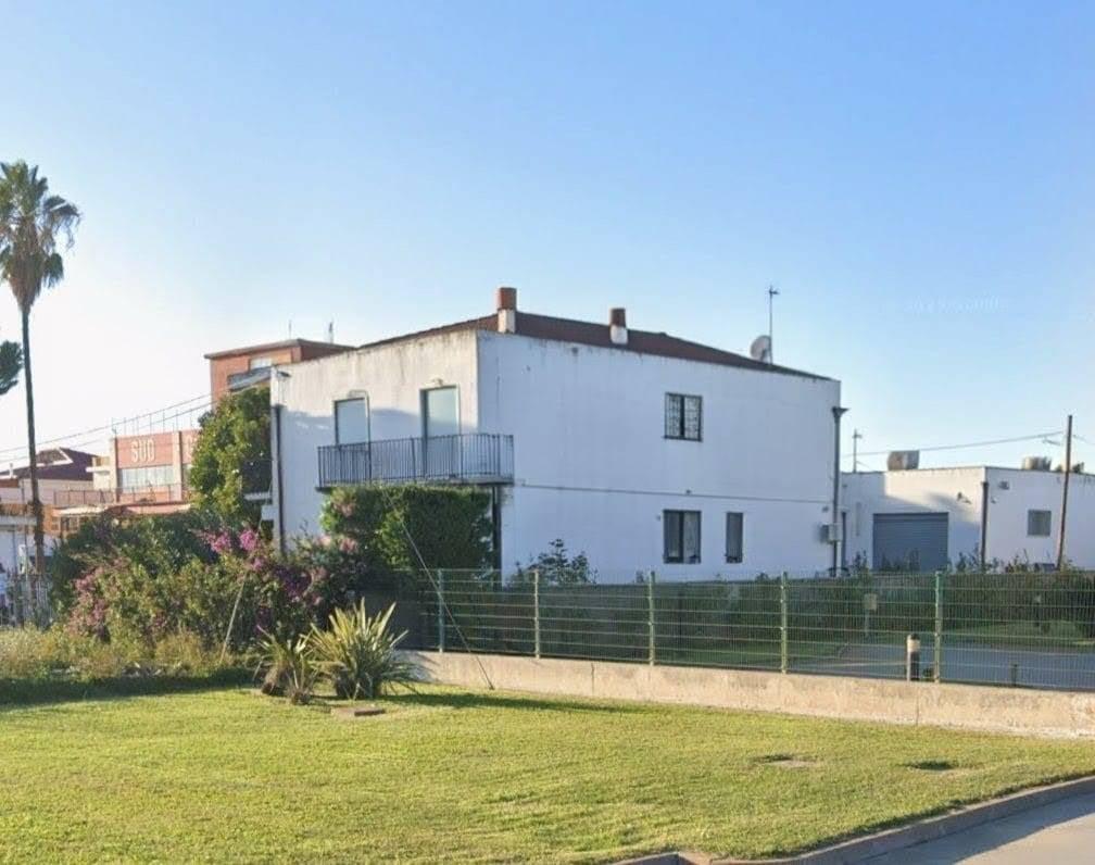 Locale commerciale da ristrutturare a Crotone