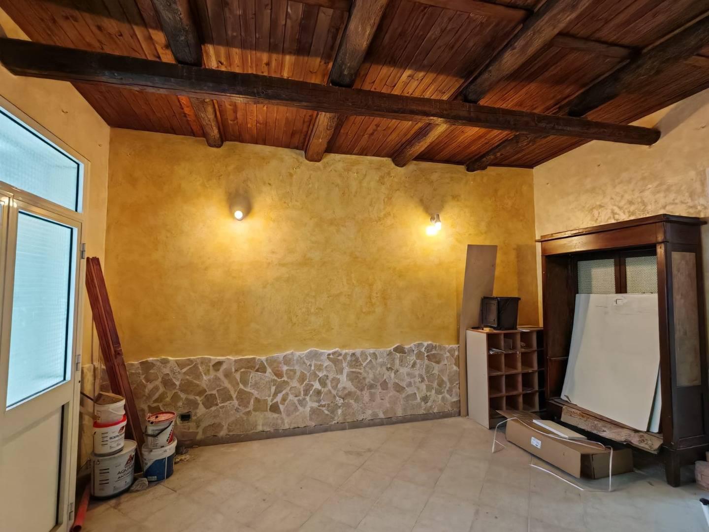 Locale commerciale in affitto a Lamezia Terme