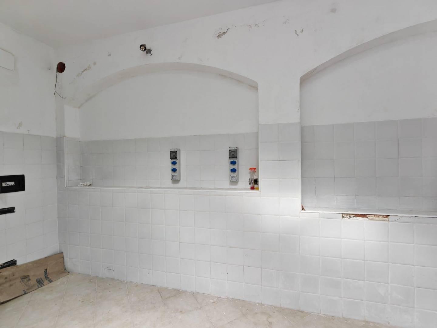 Locale commerciale in affitto a Lamezia Terme