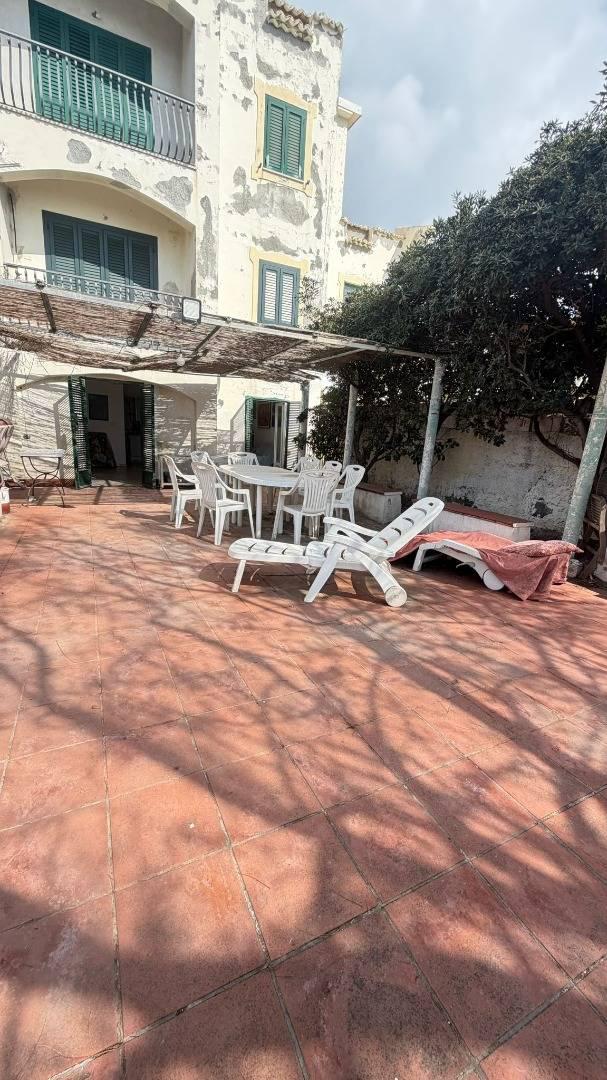 Bilocale con giardino a Falerna