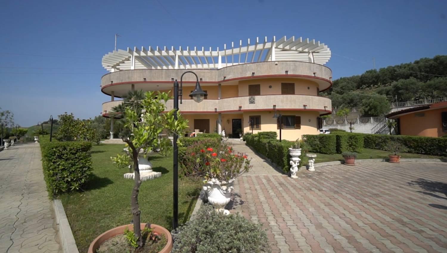 Villa con giardino a Crotone