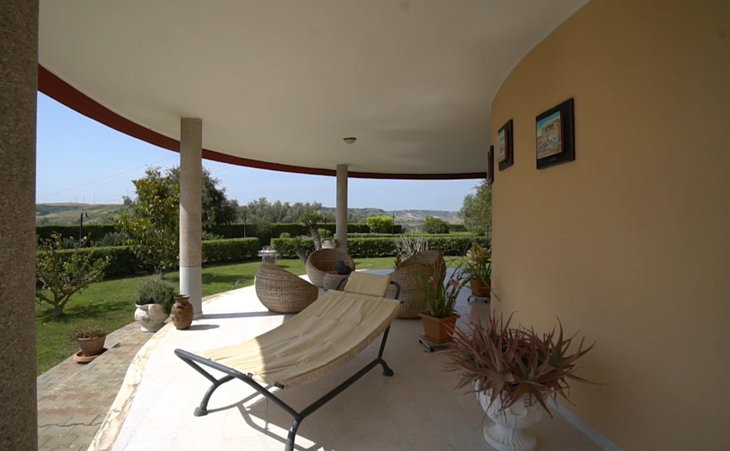 Villa con giardino a Crotone