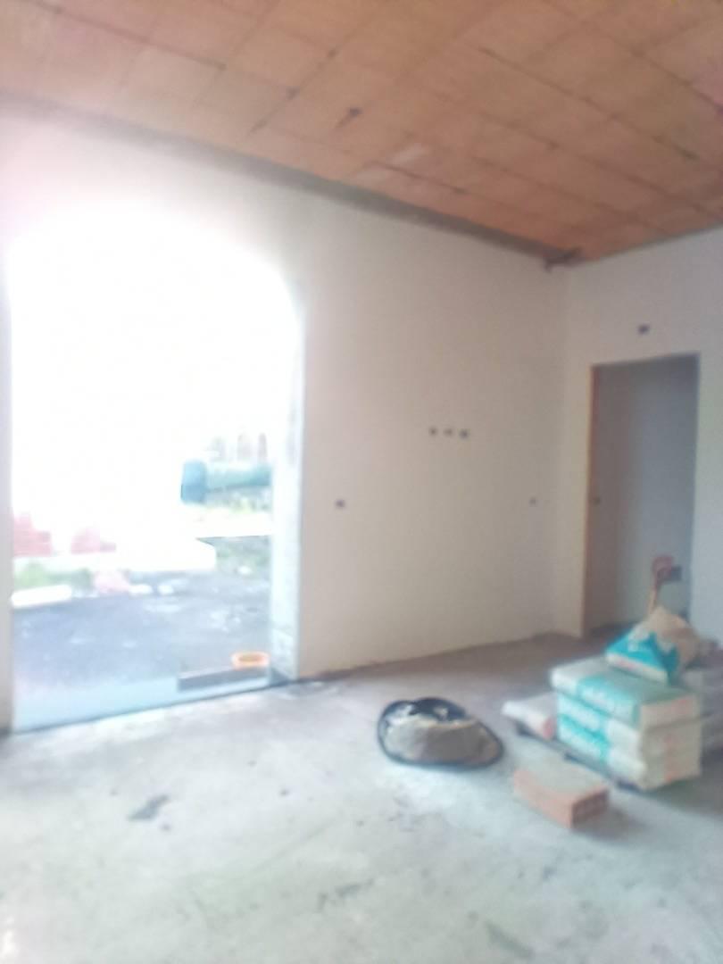 Capannone nuova a Aci Sant'Antonio