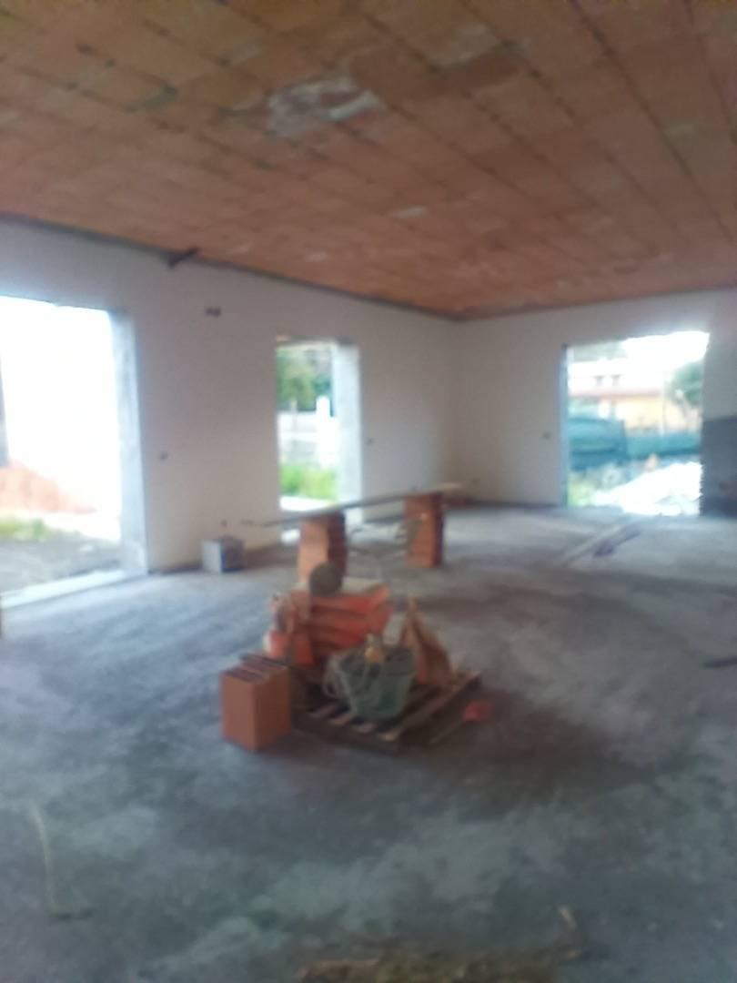 Capannone nuova a Aci Sant'Antonio