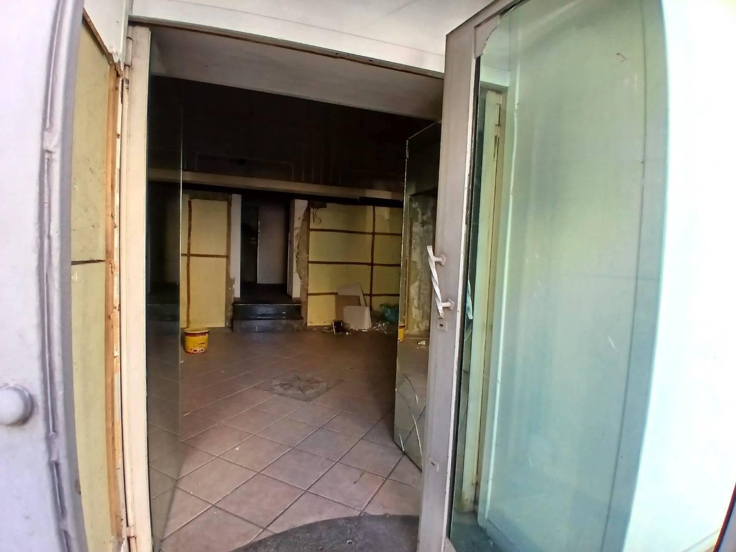 Locale commerciale da ristrutturare a Qualiano