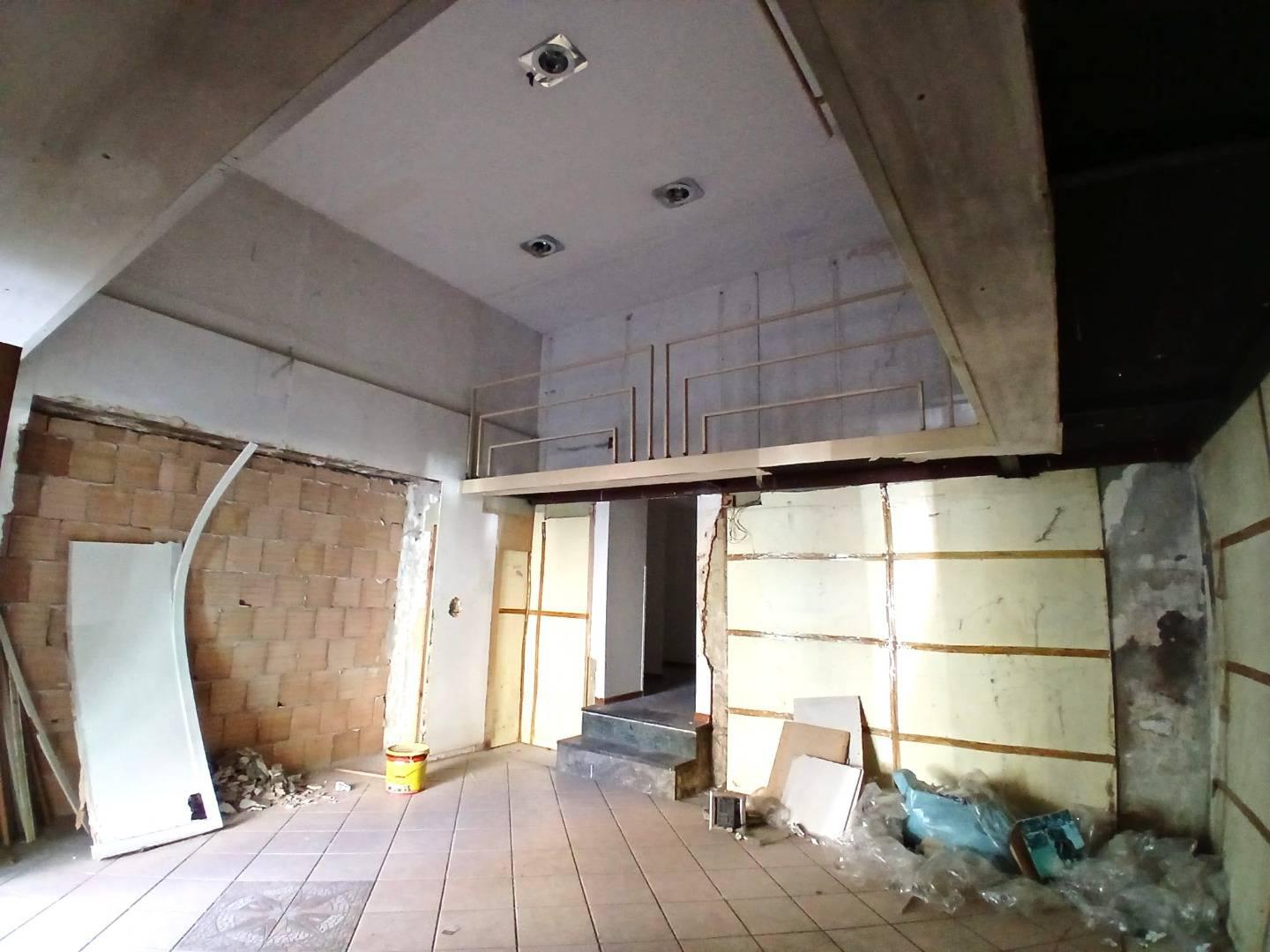 Locale commerciale da ristrutturare a Qualiano