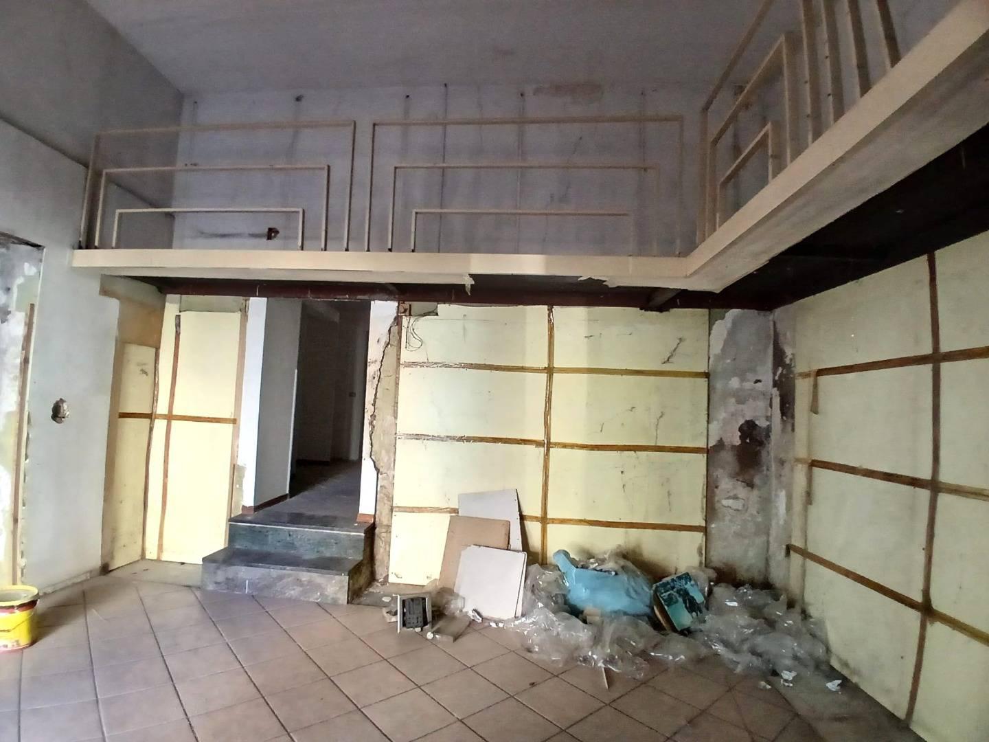 Locale commerciale da ristrutturare a Qualiano