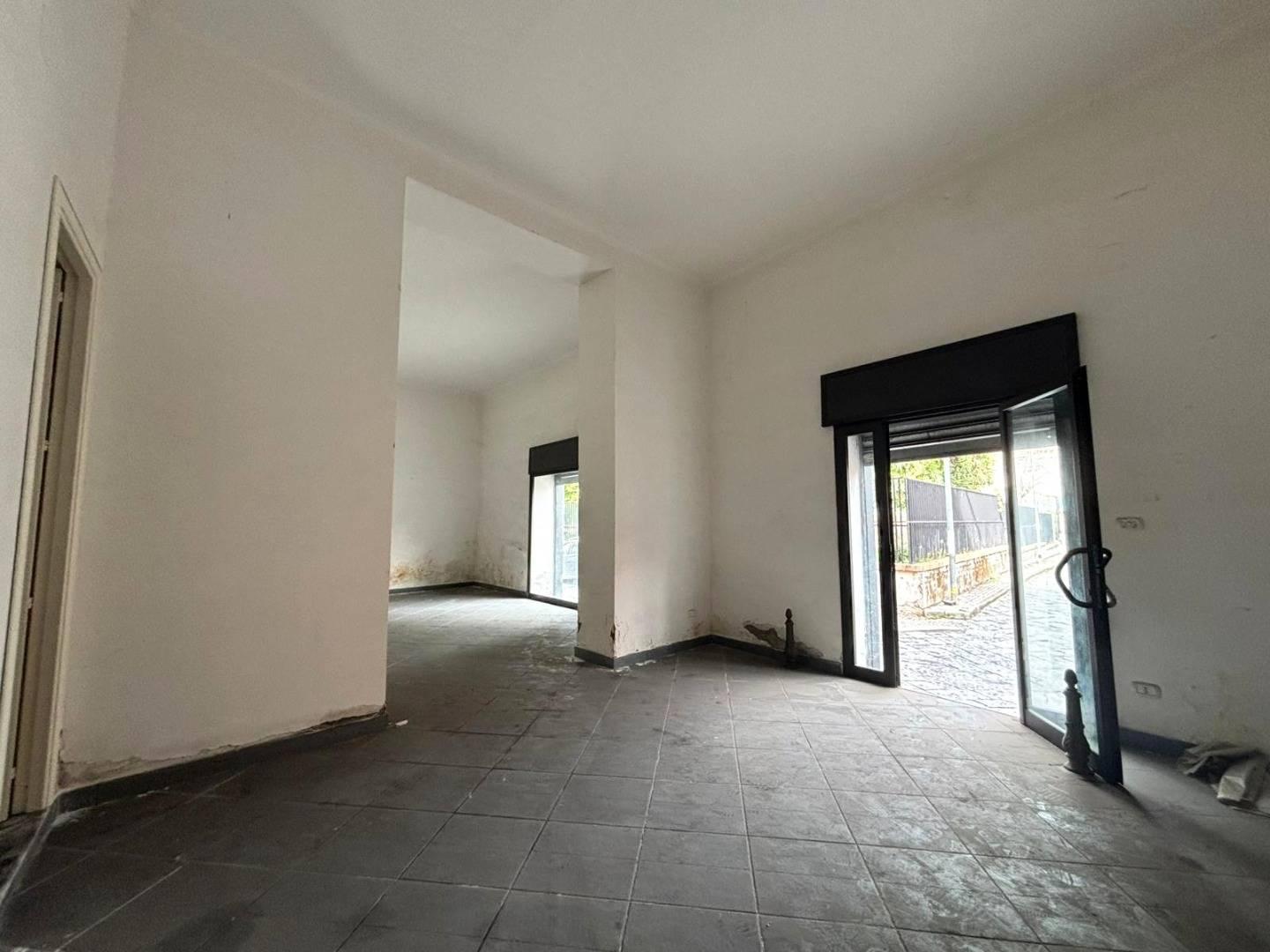 Locale commerciale in vendita a Villaricca