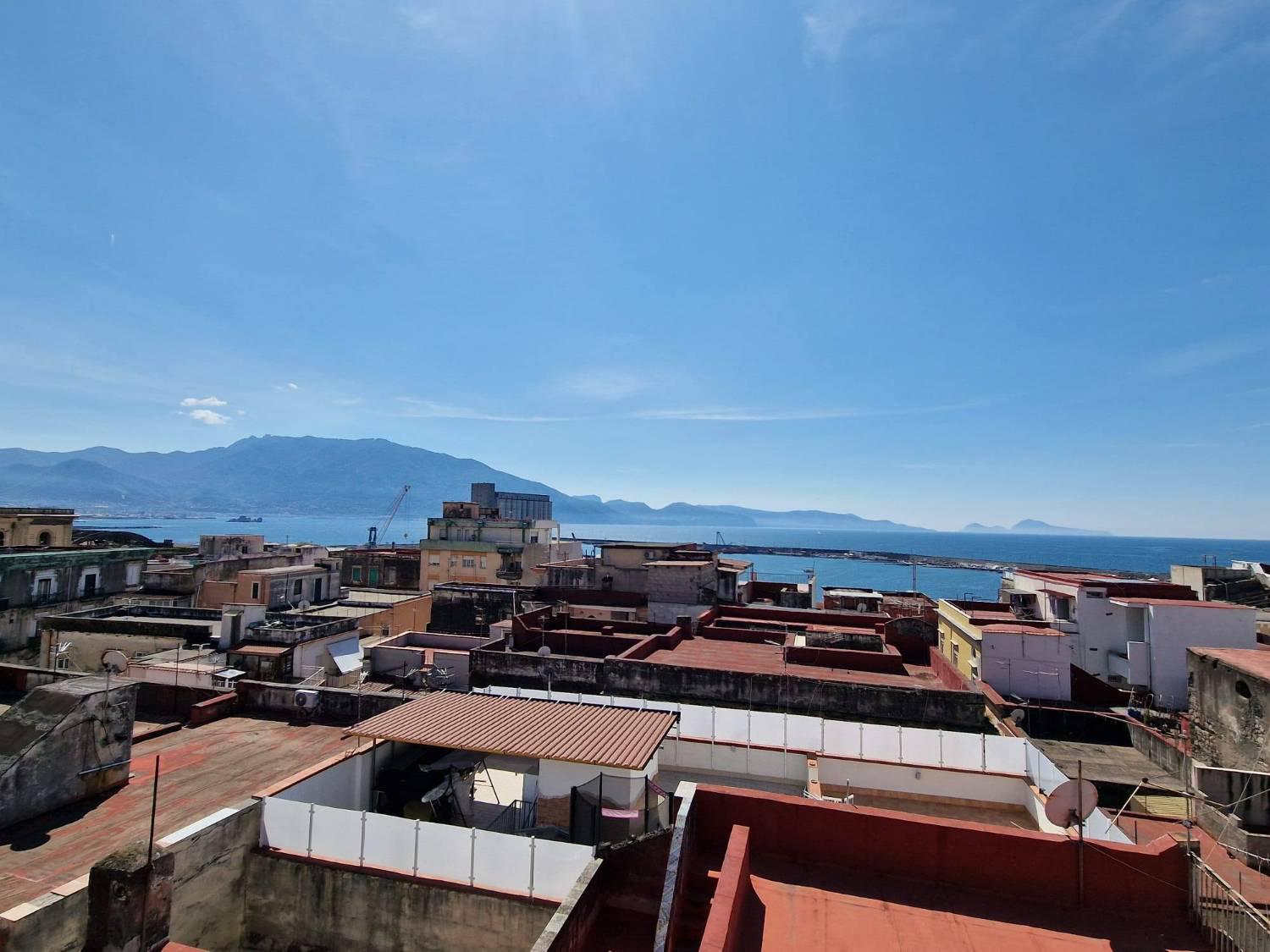 Trilocale vista mare a Torre Annunziata