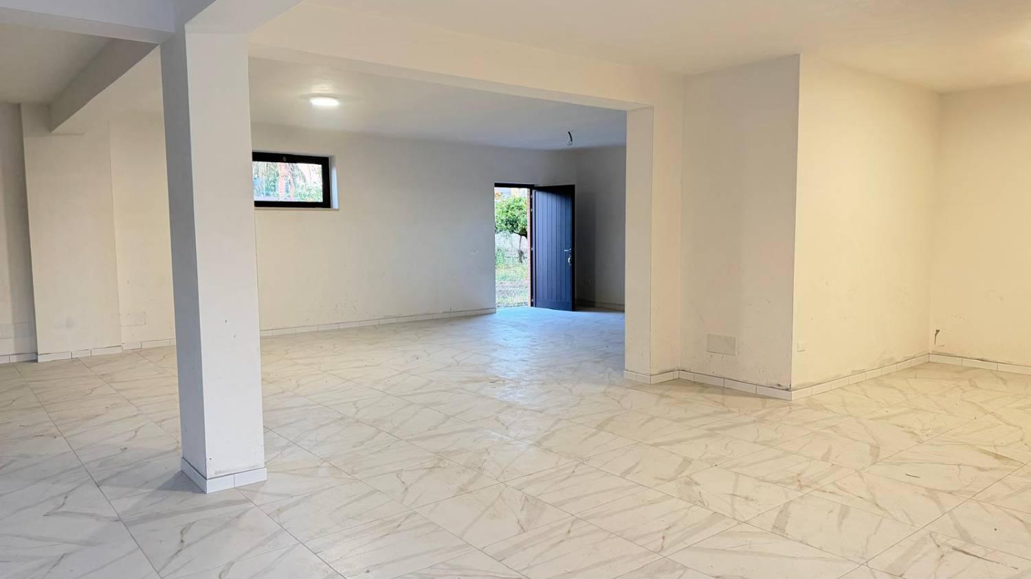 Locale commerciale in affitto a Lamezia Terme