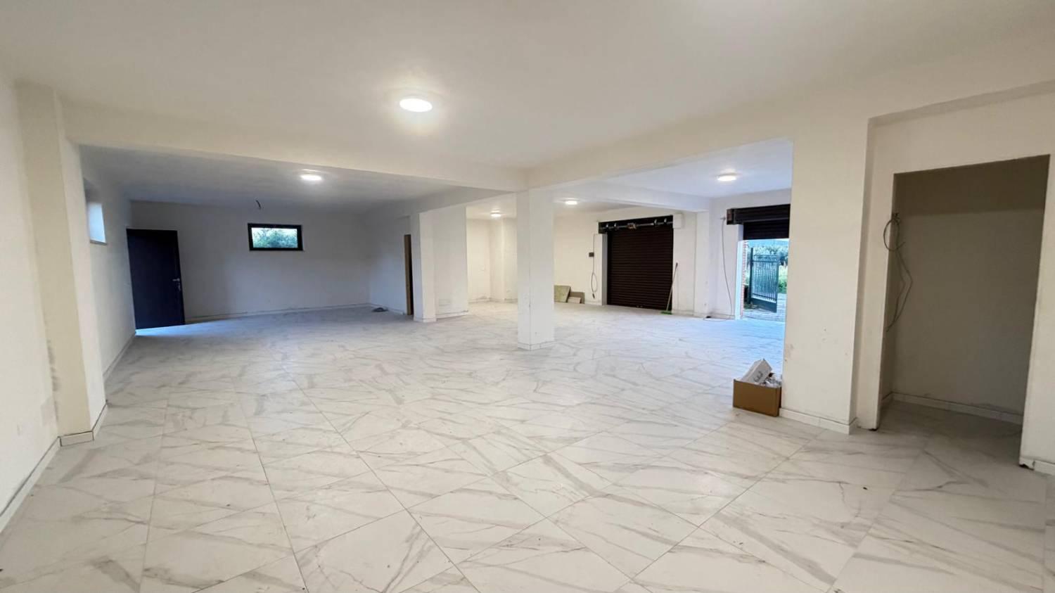 Locale commerciale in affitto a Lamezia Terme