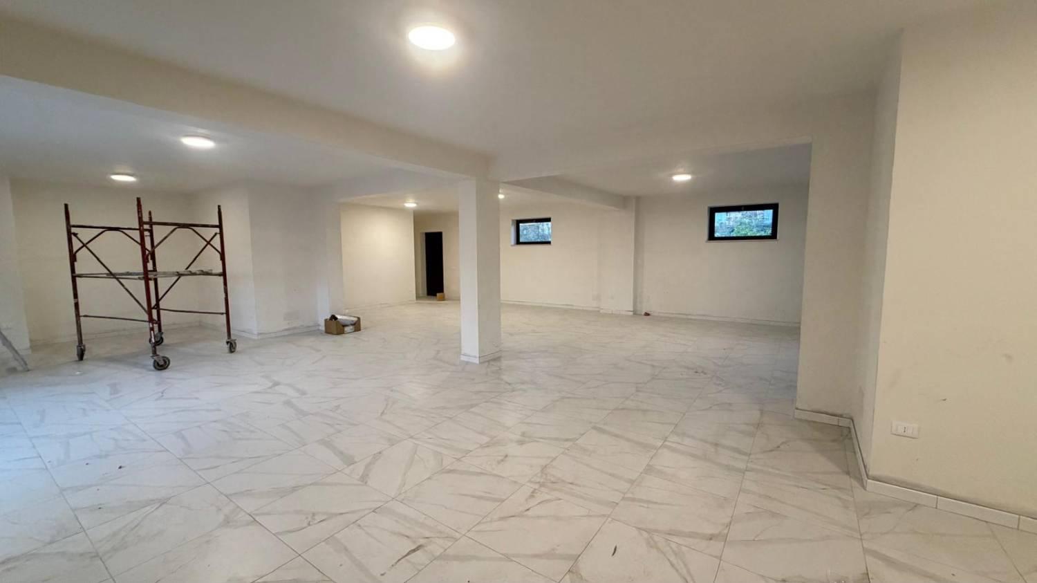 Locale commerciale in affitto a Lamezia Terme