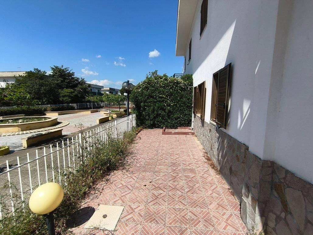 Villa con box a Villapiana