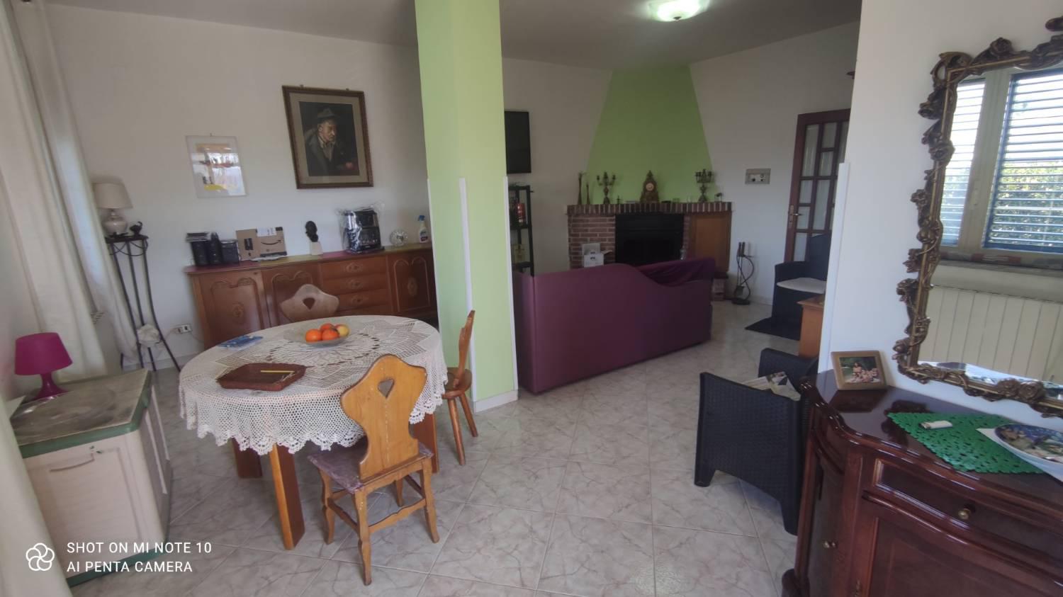 Villa Bifamiliare con giardino a Montesarchio