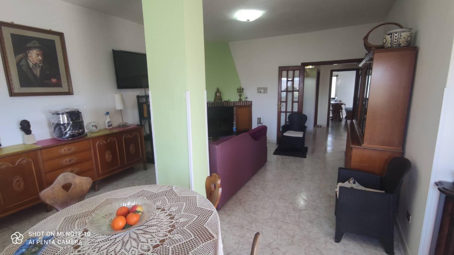 Villa Bifamiliare con giardino a Montesarchio