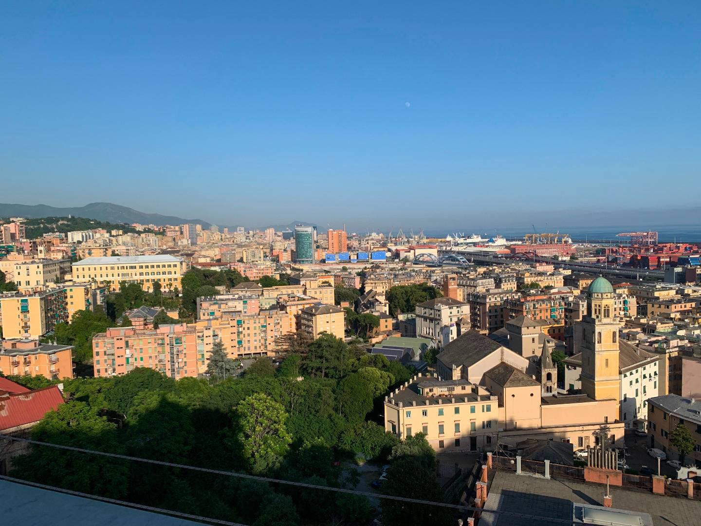Quadrilocale arredato in affitto a Genova