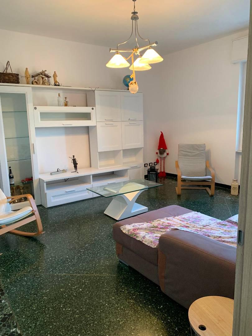 Quadrilocale arredato in affitto a Genova