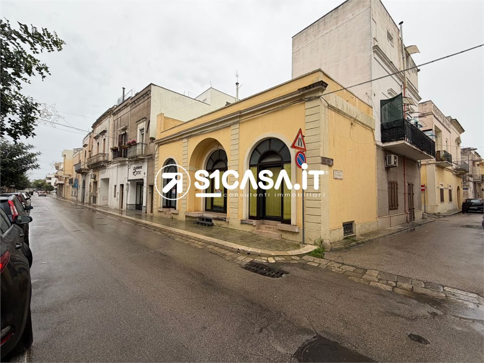 Locale commerciale in vendita a Galatone