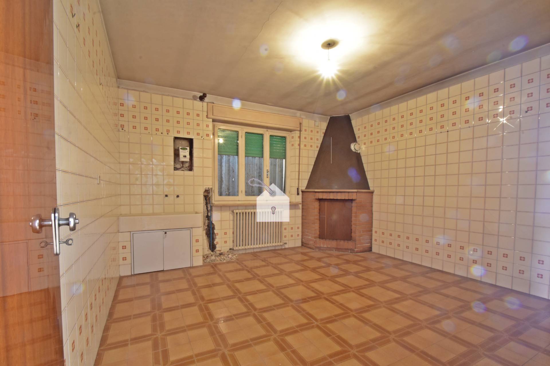 Bifamiliare in vendita a Montecassiano, semi-centrale